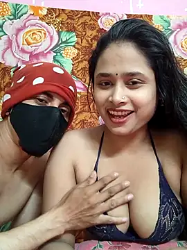 Snapshot of Seducing_couple chatting on March 26, 4:29 am Seducing couple online show from March 26, 4:29 am