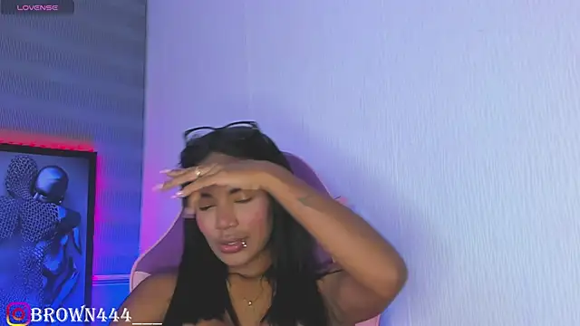  naomibrown  online show from April 23, 3:52 am
