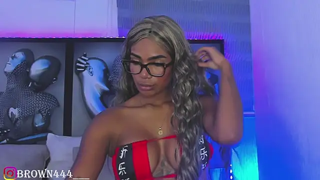  naomibrown  online show from May 15, 4:19 am