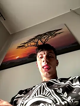 Snapshot of Lucamilano1991 chatting on October 13, 2:17 pm Lucamilano1991 online show from October 13, 2:17 pm