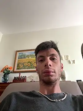 Snapshot of Lucamilano1991 chatting on October 26, 8:53 am Lucamilano1991 online show from October 26, 8:53 am