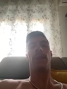 Snapshot of Lucamilano1991 chatting on April 5, 5:10 pm Lucamilano1991 online show from April 5, 5:10 pm