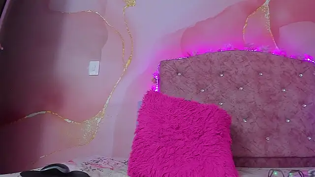 violet taylor  online show from February 21, 2:34 am