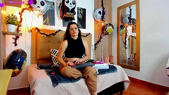  samanthaa foxx online show from October 19, 10:49 am