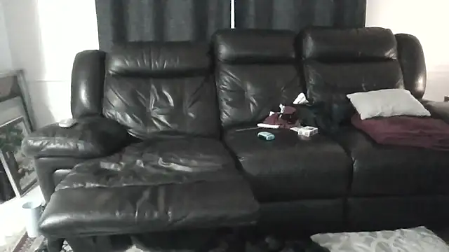 Snapshot of Skater1287 chatting on July 11, 10:33 pm Skater1287 online show from July 11, 10:33 pm