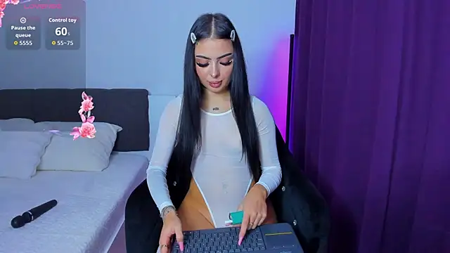 Snapshot of AshleyEttheenn chatting on October 7, 6:27 pm AshleyEttheenn online show from October 7, 6:27 pm