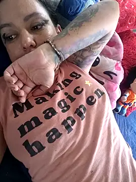 Snapshot of Abbyjoness21 chatting on February 13, 9:33 pm Abbyjoness21 online show from February 13, 9:33 pm