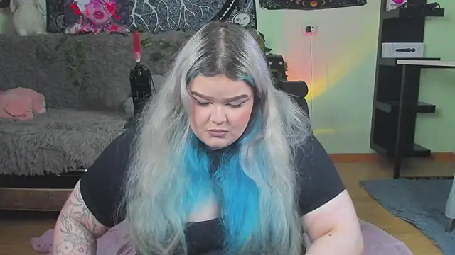 Snapshot of _CandyM1lky_ chatting on October 28, 6:39 am  CandyM1lky  online show from October 28, 6:39 am