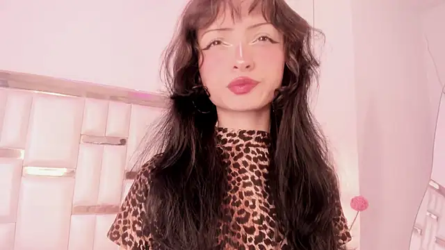 Snapshot of MaddieStark chatting on December 2, 4:46 pm MaddieStark online show from December 2, 4:46 pm