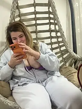 aydabella7777 online show from February 19, 6:37 pm