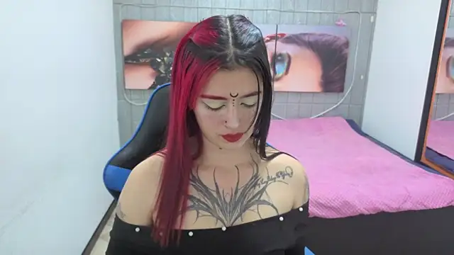 Snapshot of _lucia_21 chatting on September 22, 8:33 pm lucia 21 online show from September 22, 8:33 pm