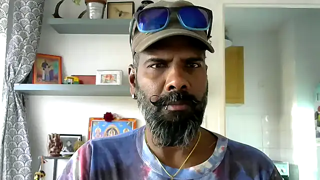 frenchblackc31 online show from November 16, 3:06 pm