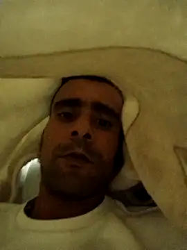 Snapshot of SlipperyEssay chatting on November 20, 8:30 pm SlipperyEssay online show from November 20, 8:30 pm