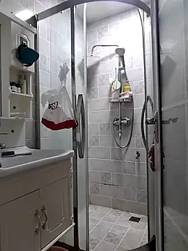 defgghj online show from October 17, 2:30 pm