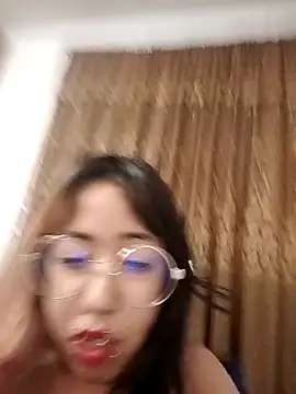 Snapshot of YukiRam chatting on February 11, 3:44 am YukiRam online show from February 11, 3:44 am