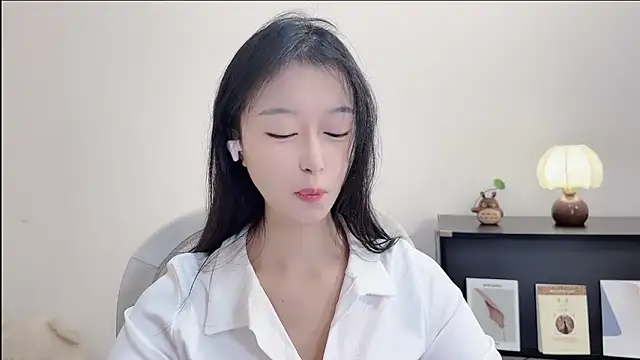 Onechestnut online show from October 17, 6:16 am