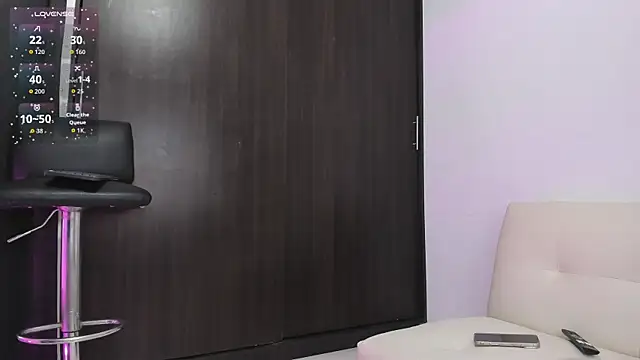Snapshot of violetta_pretty chatting on May 4, 8:05 pm violetta pretty online show from May 4, 8:05 pm