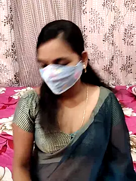 Snapshot of Lalitha-1995 chatting on September 20, 5:19 am Lalitha-1995 online show from September 20, 5:19 am