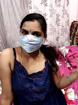 Snapshot of Lalitha-1995 chatting on September 21, 12:07 pm Lalitha-1995 online show from September 21, 12:07 pm