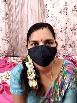 Snapshot of Lalitha-1995 chatting on September 25, 6:39 am Lalitha-1995 online show from September 25, 6:39 am