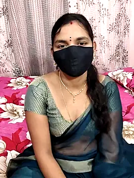 Snapshot of Lalitha-1995 chatting on October 6, 5:21 pm Lalitha-1995 online show from October 6, 5:21 pm