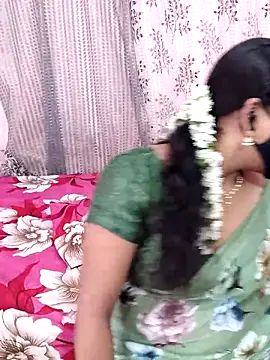 Snapshot of Lalitha-1995 chatting on October 11, 8:24 am Lalitha-1995 online show from October 11, 8:24 am