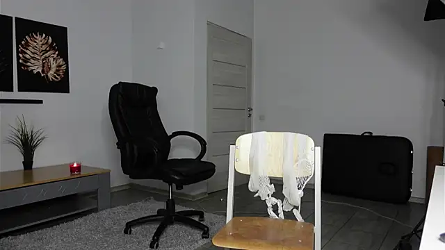 Stewart Barnz online show from October 3, 8:50 pm