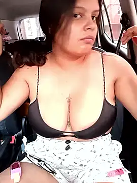 luluboobs9 online show from April 26, 6:38 pm