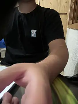 Snapshot of Brinquedo-da-zoe chatting on February 24, 1:47 am Brinquedo-da-zoe online show from February 24, 1:47 am