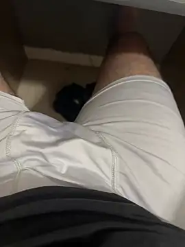 Snapshot of Brinquedo-da-zoe chatting on April 1, 5:30 am Brinquedo-da-zoe online show from April 1, 5:30 am