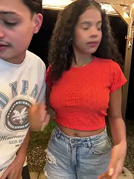 Snapshot of Rose-andres chatting on September 26, 11:42 pm Rose-andres online show from September 26, 11:42 pm