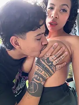 Snapshot of Rose-andres chatting on November 30, 8:02 pm Rose-andres online show from November 30, 8:02 pm