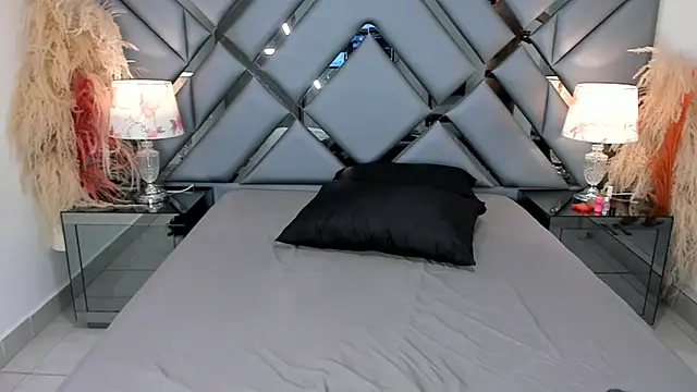 Milan LewisS online show from September 20, 12:17 pm