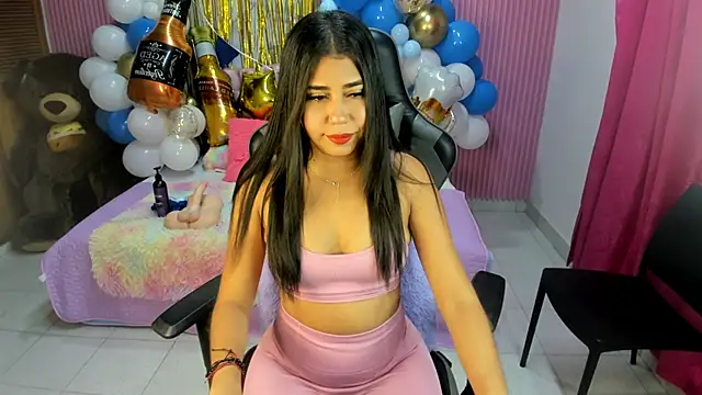 Snapshot of Mindy_19 chatting on September 24, 10:51 am Mindy 19 online show from September 24, 10:51 am