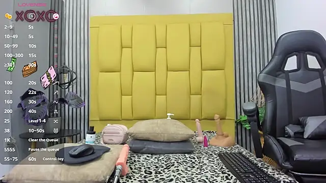 Snapshot of bryonycutee chatting on October 22, 12:38 pm bryonycutee online show from October 22, 12:38 pm