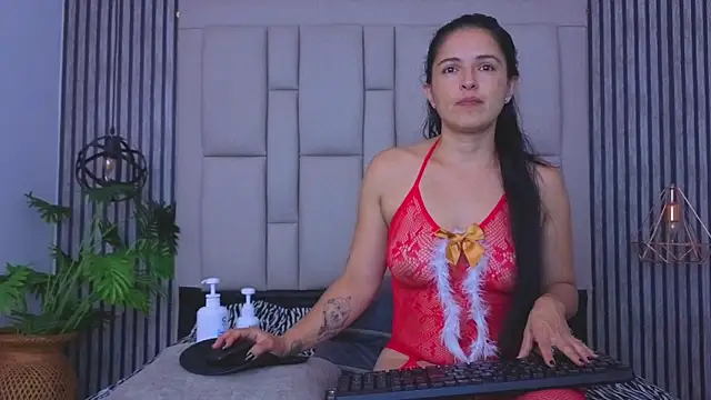 bryonycutee online show from May 15, 11:17 am