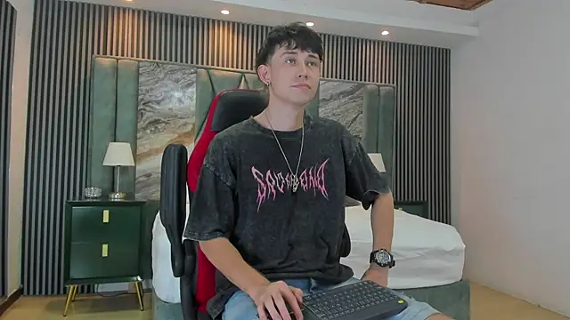 Michael blue online show from October 9, 8:18 pm