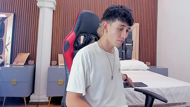 Michael blue online show from October 17, 8:22 pm