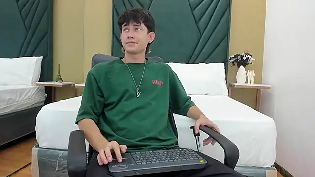 Michael blue online show from March 18, 7:39 pm