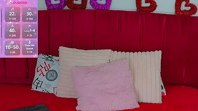 cuteeimy online show from May 1, 7:40 pm
