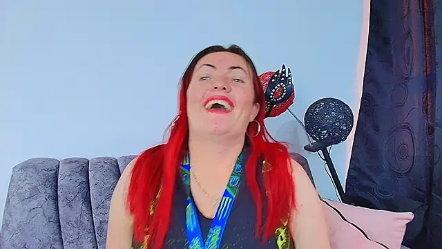 carolinhe  online show from October 10, 9:03 pm