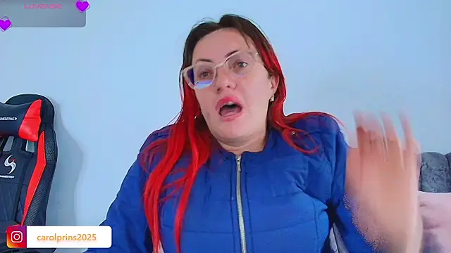 carolinhe  online show from October 15, 8:09 pm