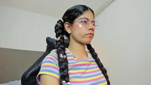 carlina 15 online show from September 23, 12:19 pm