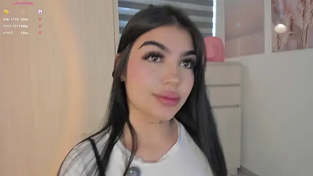 Snapshot of EmmyKenner chatting on September 26, 11:25 am EmmyKenner online show from September 26, 11:25 am