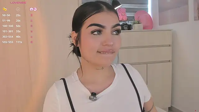 Snapshot of EmmyKenner chatting on October 18, 12:28 pm EmmyKenner online show from October 18, 12:28 pm