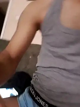 Snapshot of 777emre chatting on February 15, 6:21 am 777emre online show from February 15, 6:21 am