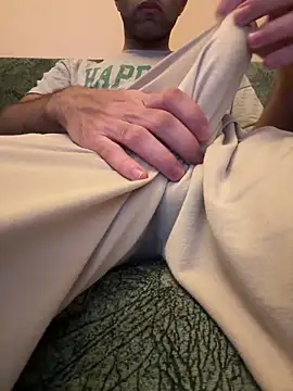 Snapshot of 777emre chatting on March 6, 7:21 pm 777emre online show from March 6, 7:21 pm