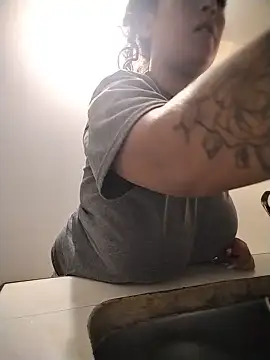 Snapshot of You-sexy-starr chatting on June 24, 2:38 pm You-sexy-starr online show from June 24, 2:38 pm
