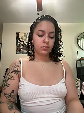 babykalirose online show from May 1, 8:02 pm
