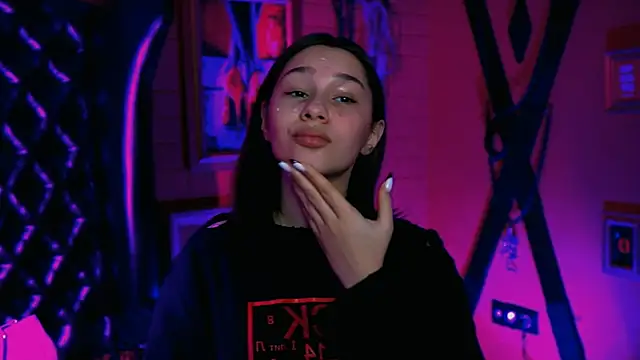 KimClarks  online show from October 14, 1:23 pm